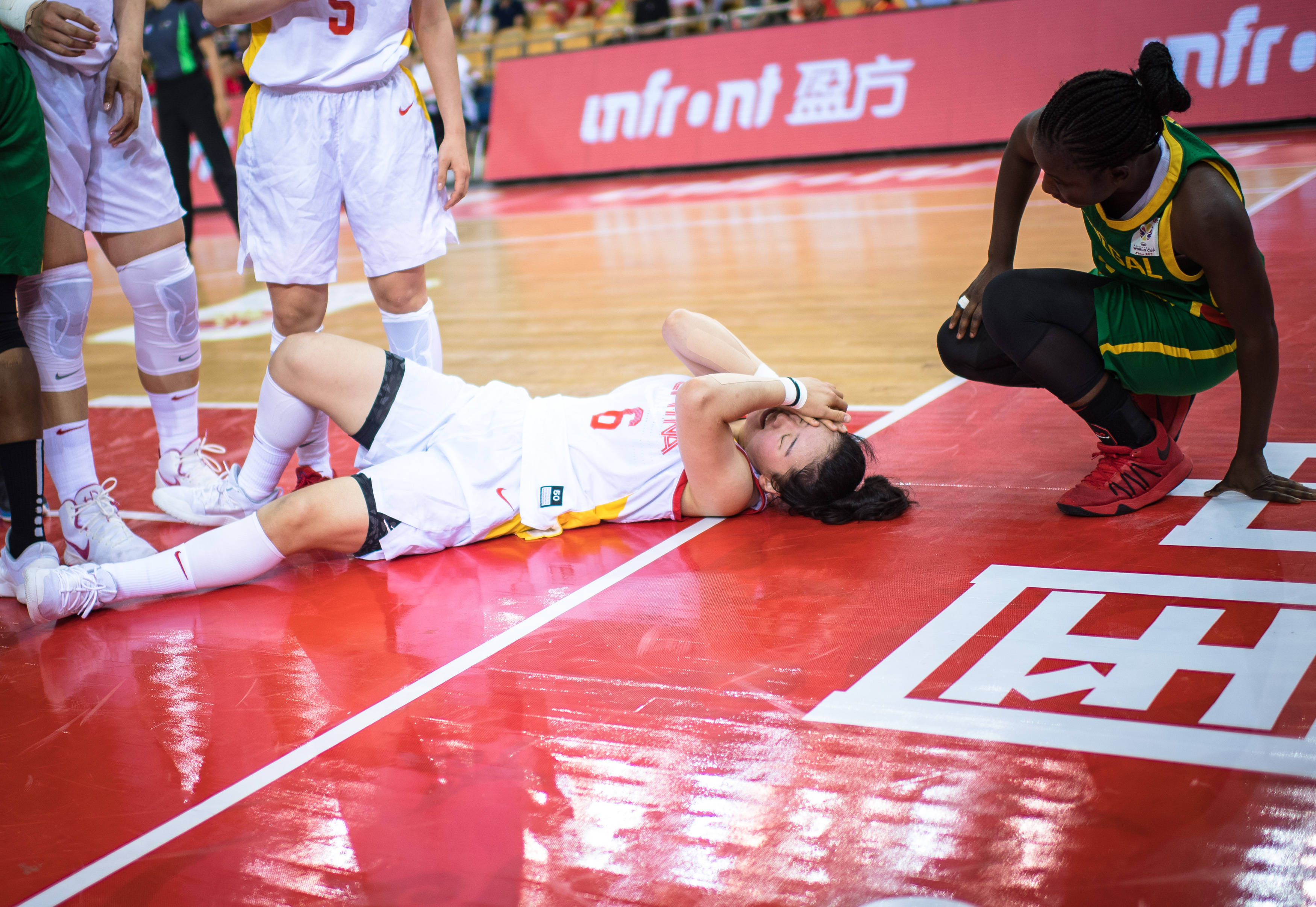 关于摩纳哥球员因伤尽节无缘下场比赛的信息 关于摩纳哥球员因伤尽节无缘下场比赛的信息