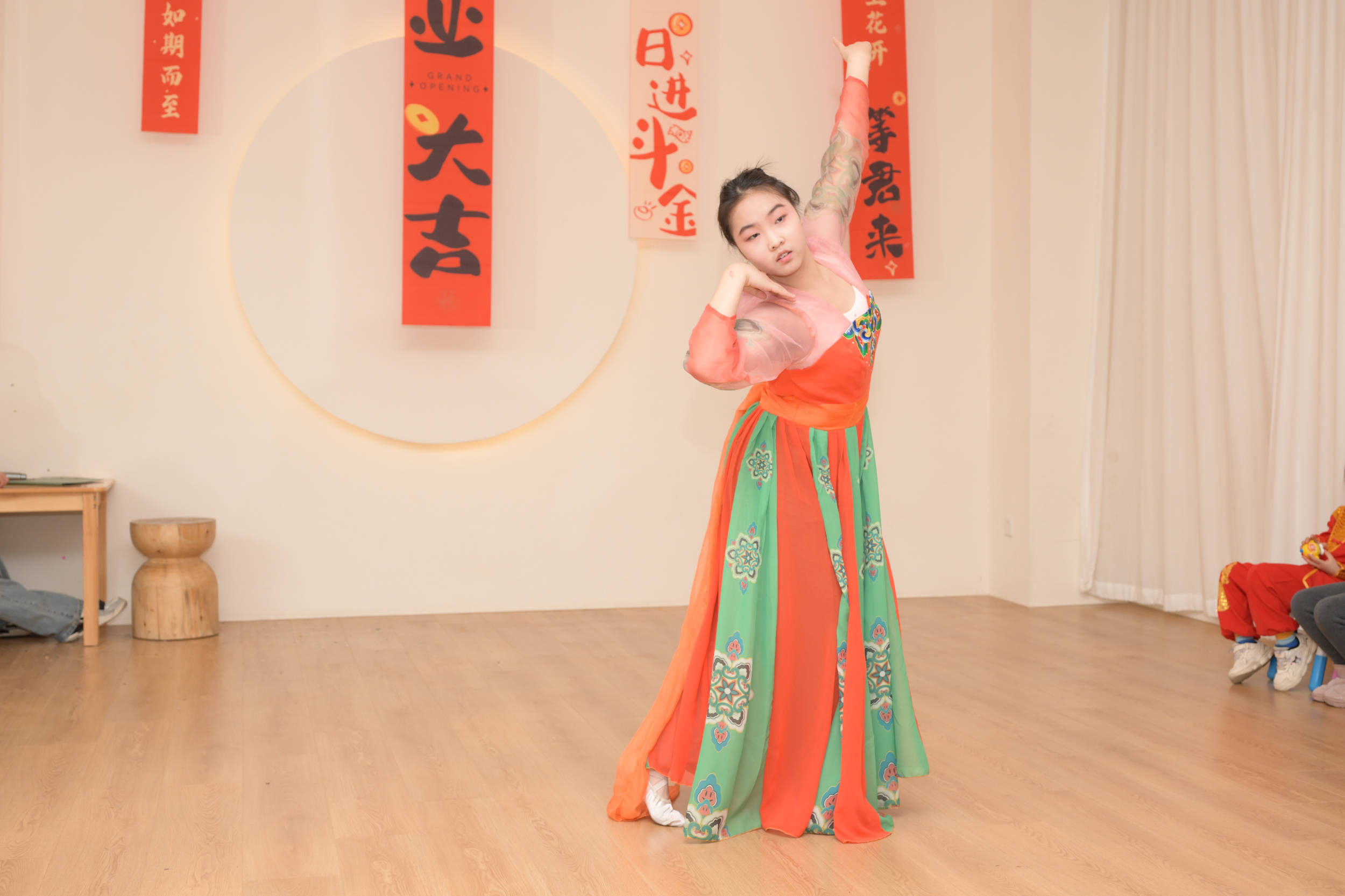 荷兰体操选手华丽表演，圆梦金牌