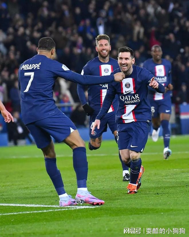 巴黎圣日耳曼大胜洛里昂，继续领跑法甲
