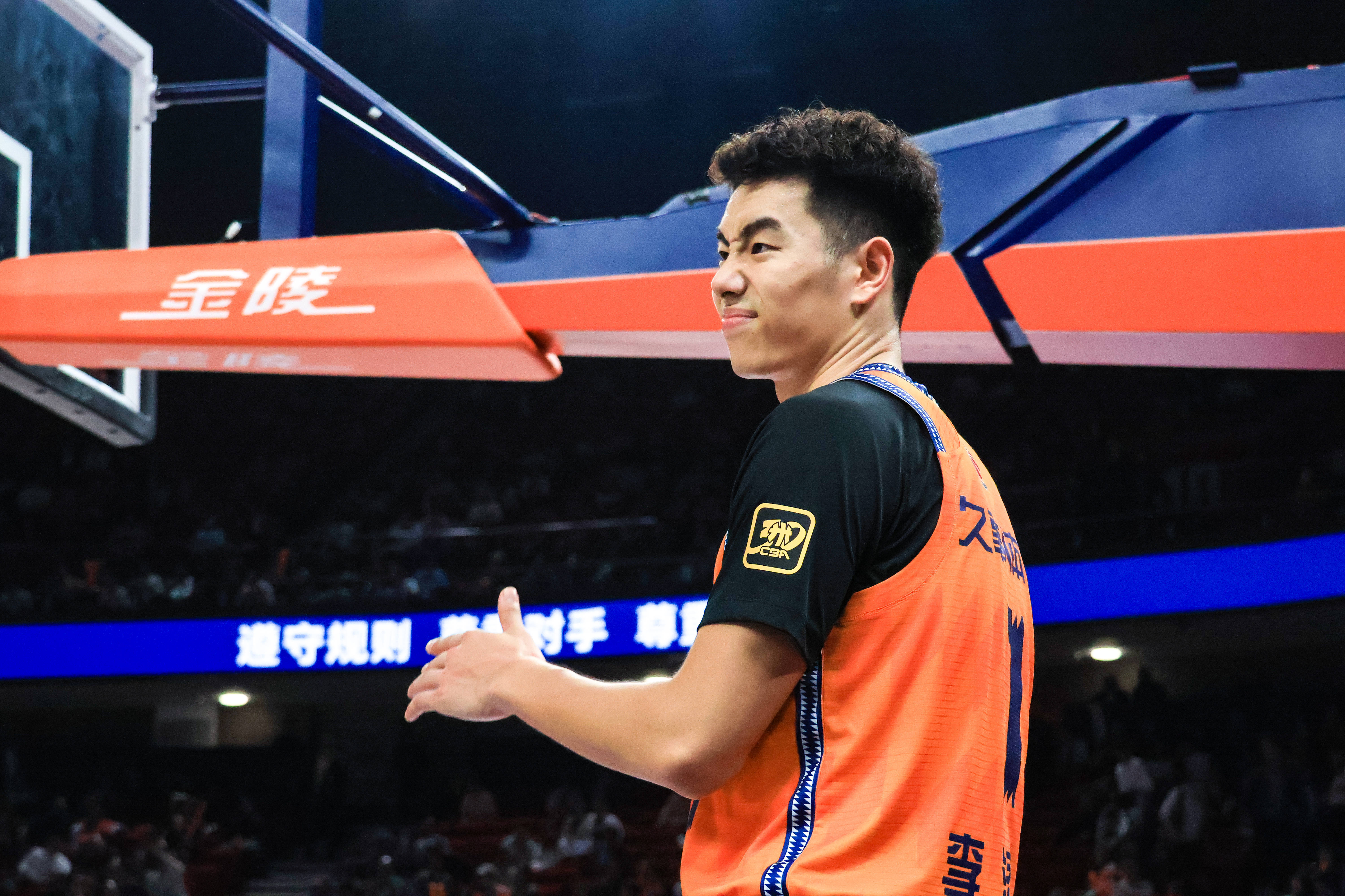 关于上海男篮实现逆袭，成功晋级的信息