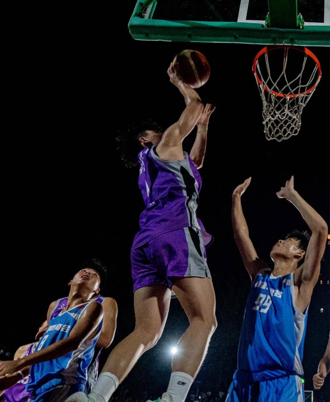 包含篮球世锦赛即将展开，球队紧张备战进行中的词条