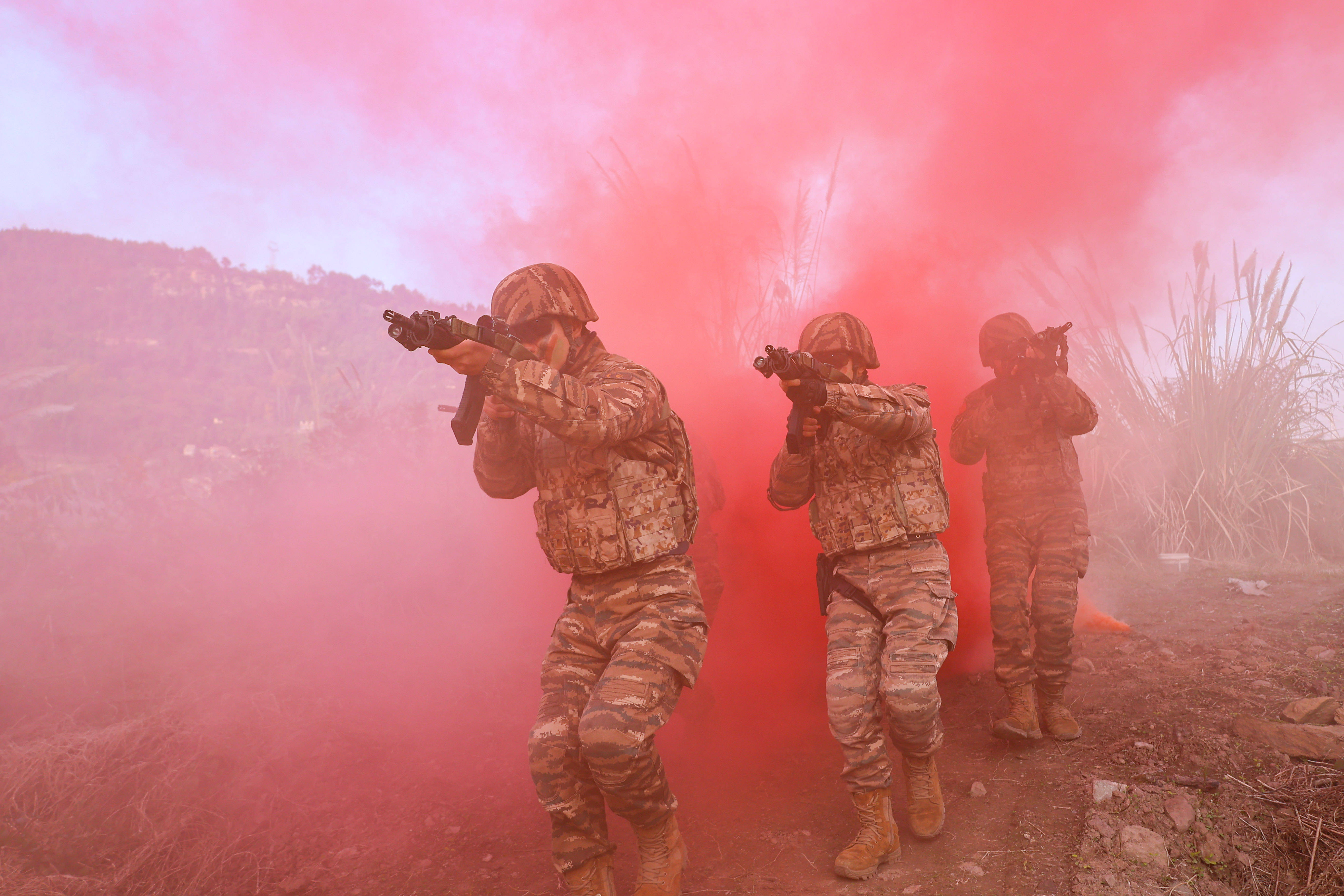 包含重庆斯威赴上海作战,备战意气风发的词条 包含重庆斯威赴上海作战,备战意气风发的词条