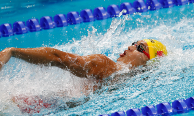 美国选手成功卫冕游泳比赛冠军 美国选手成功卫冕游泳比赛冠军