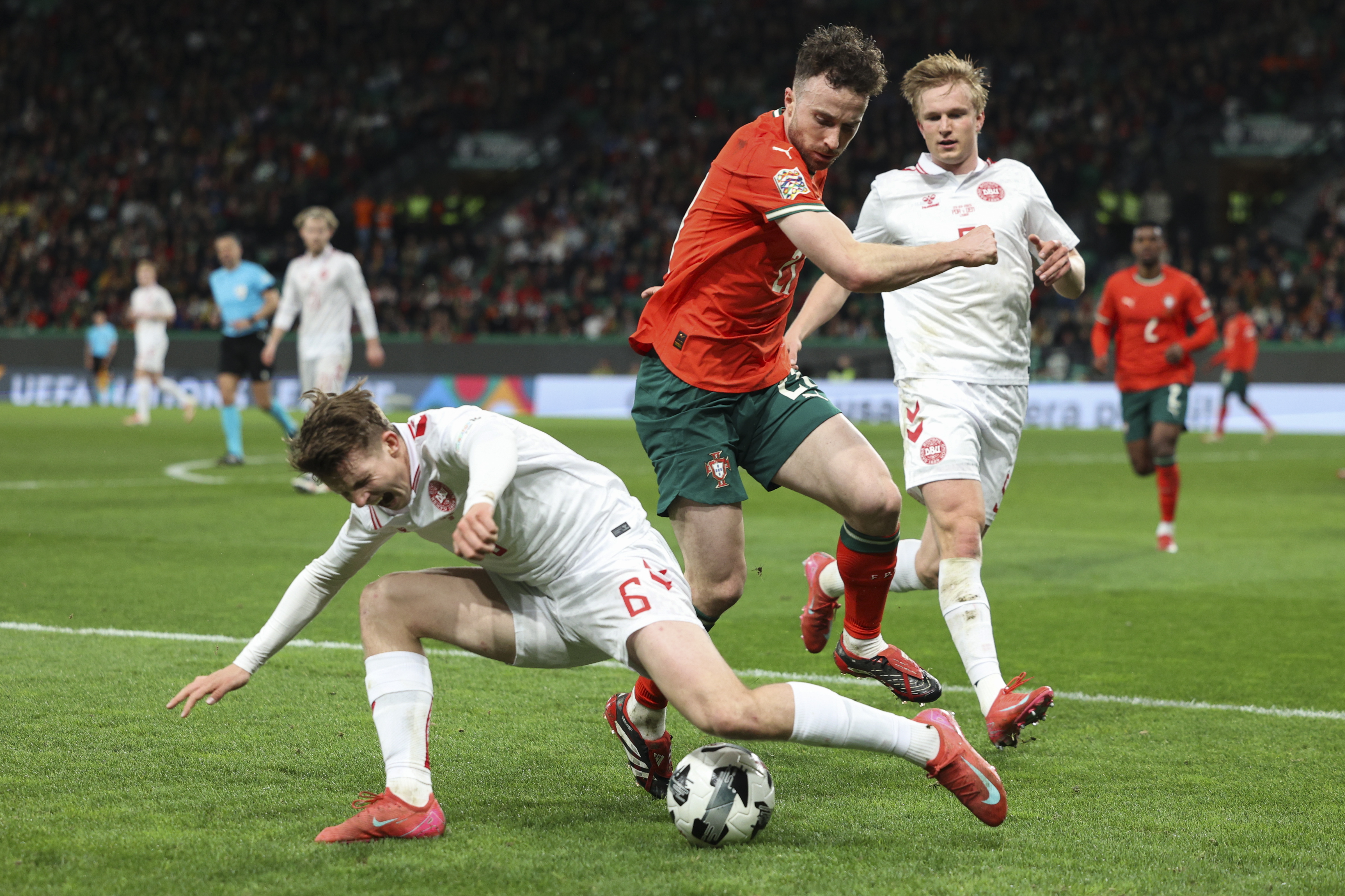 欧国联热门大战频频上演,球场愈加精彩的简单介绍 欧国联热门大战频频上演,球场愈加精彩的简单介绍