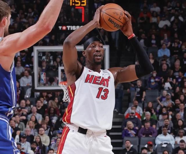 热火客场力克尼克斯，取得四连胜