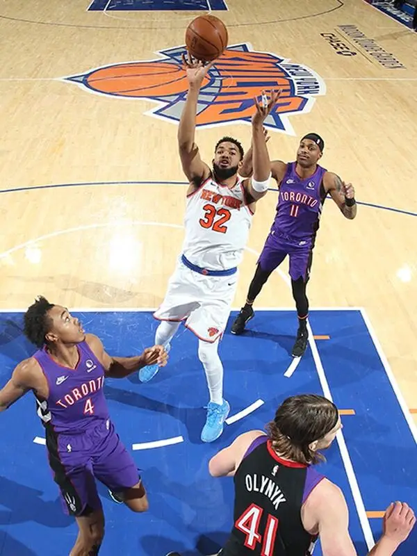 尼克斯战胜黄蜂,取得两连胜 尼克斯战胜黄蜂,取得两连胜