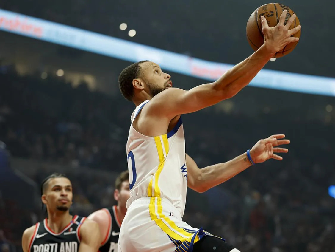 快船力克灰熊，取得八连胜