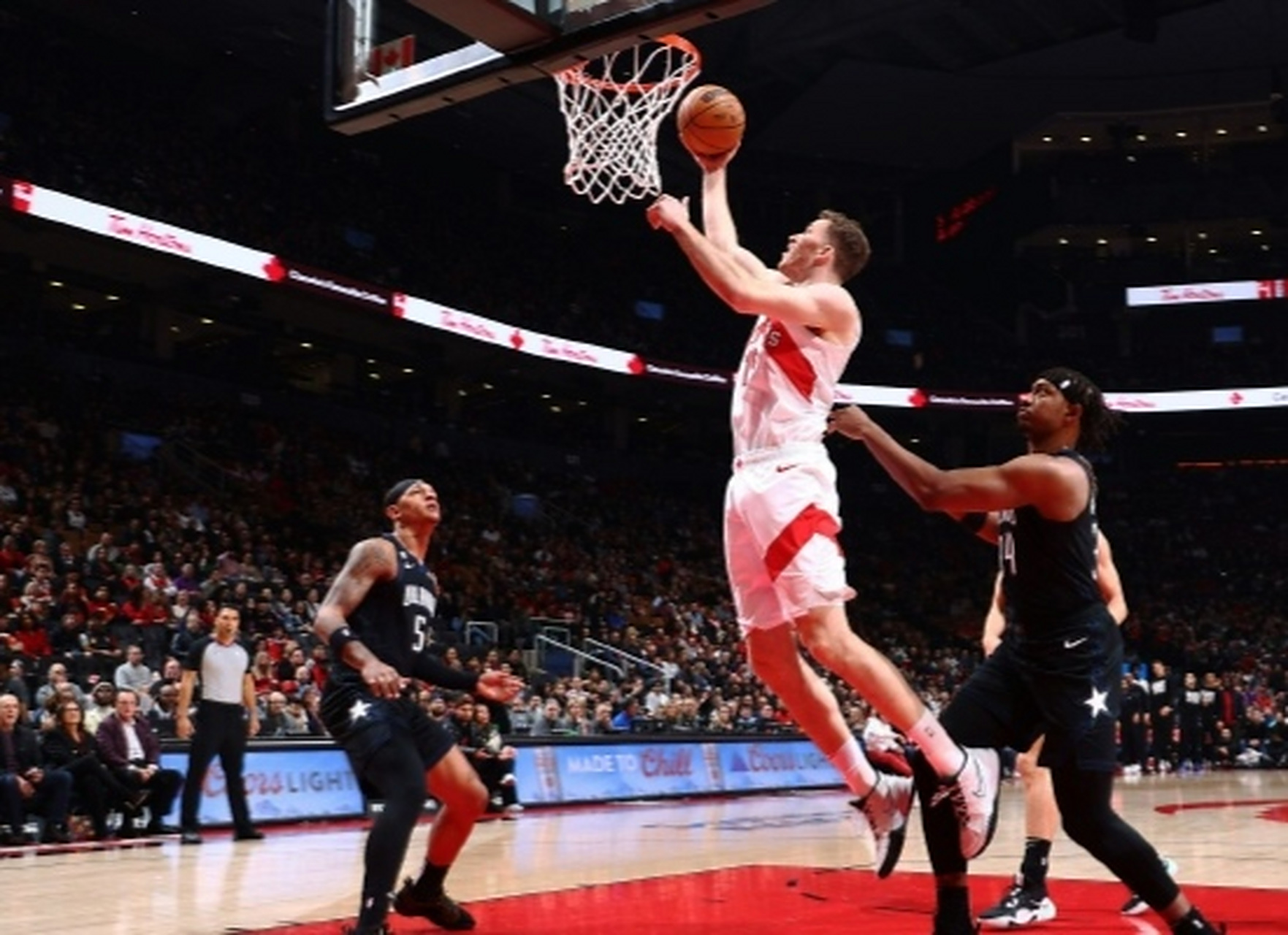 猛龙胜魔术,取得五连胜 猛龙胜魔术,取得五连胜