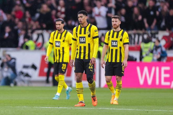 多特蒙德德甲第9轮战胜法兰克福,继续排名德甲榜首 多特蒙德德甲第9轮战胜法兰克福,继续排名德甲榜首