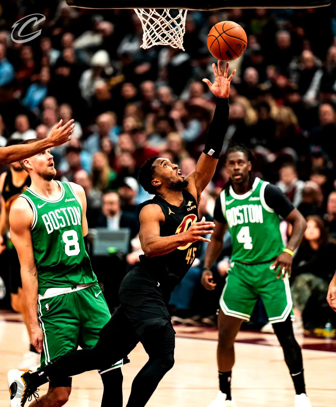 勇士不敌凯尔特人,遭遇两连败 勇士不敌凯尔特人,遭遇两连败